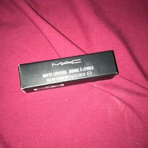 Mac Beatrix Lipstick